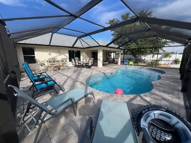 Holiday home Salt Water Heated Pool, Sleeps 6 - Soak Up The Sun - Roelens Vacations Cape Coral