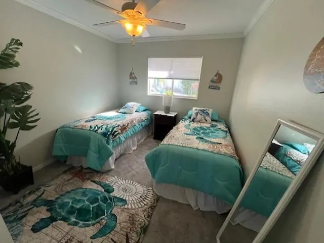 Salt Water Heated Pool, Sleeps 6 - Soak Up The Sun - Roelens Vacations Cape Coral