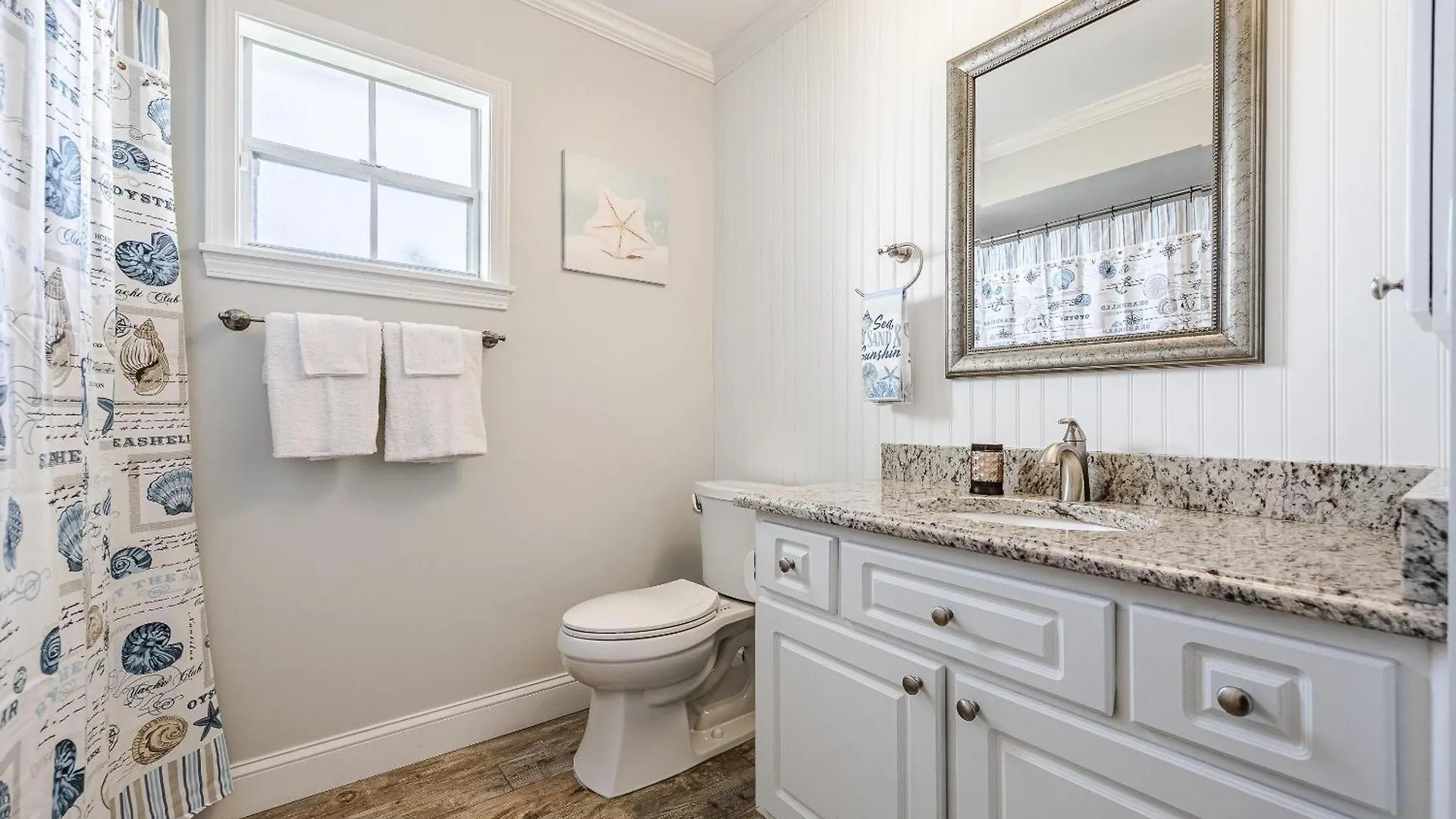 Salt Water Heated Pool, Sleeps 6 - Soak Up The Sun - Roelens Vacations Holiday home *