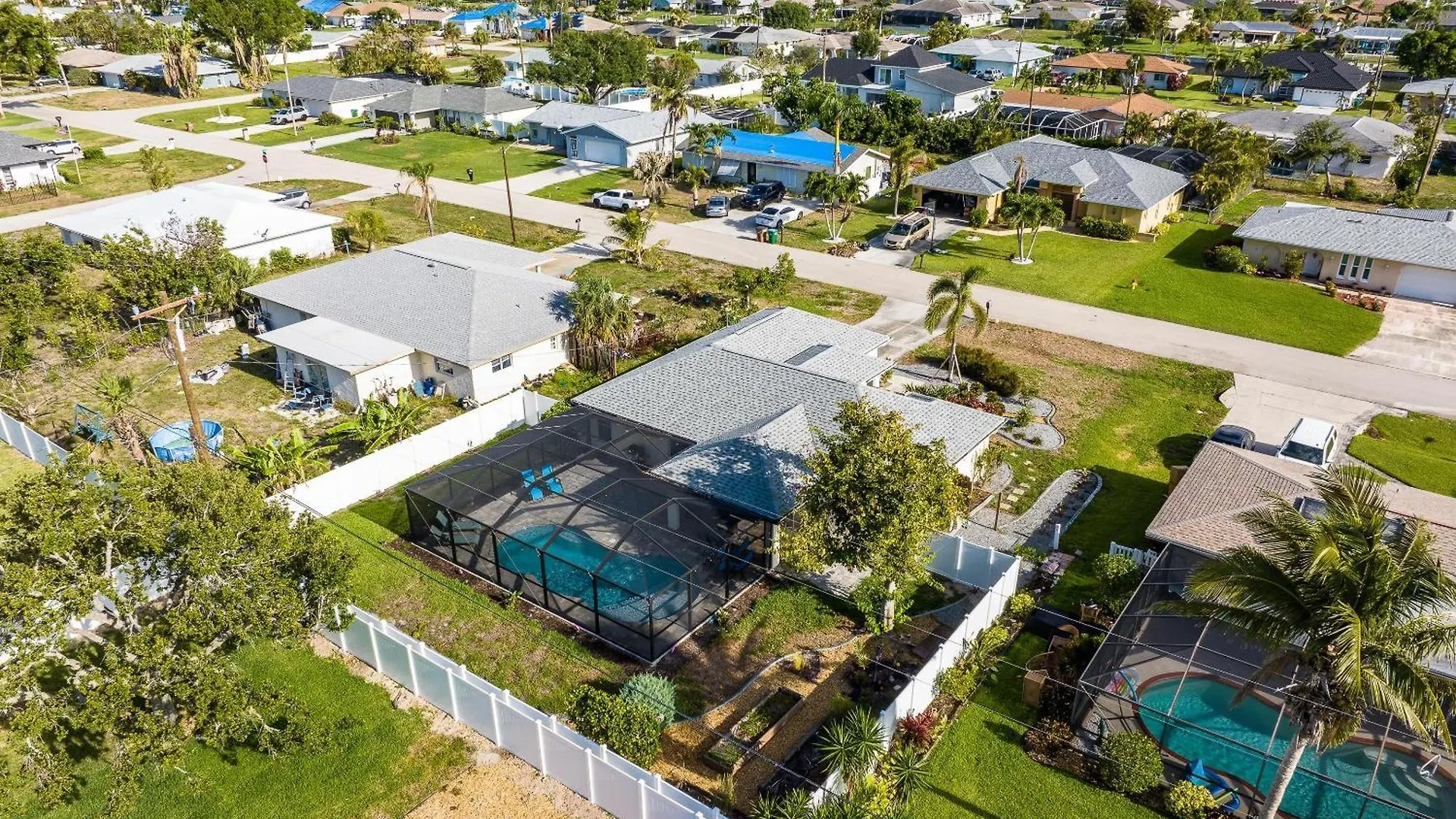 Holiday home Salt Water Heated Pool, Sleeps 6 - Soak Up The Sun - Roelens Vacations Cape Coral