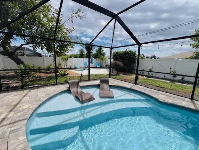 Holiday home Salt Water Heated Pool, Sleeps 6 - Soak Up The Sun - Roelens Vacations *