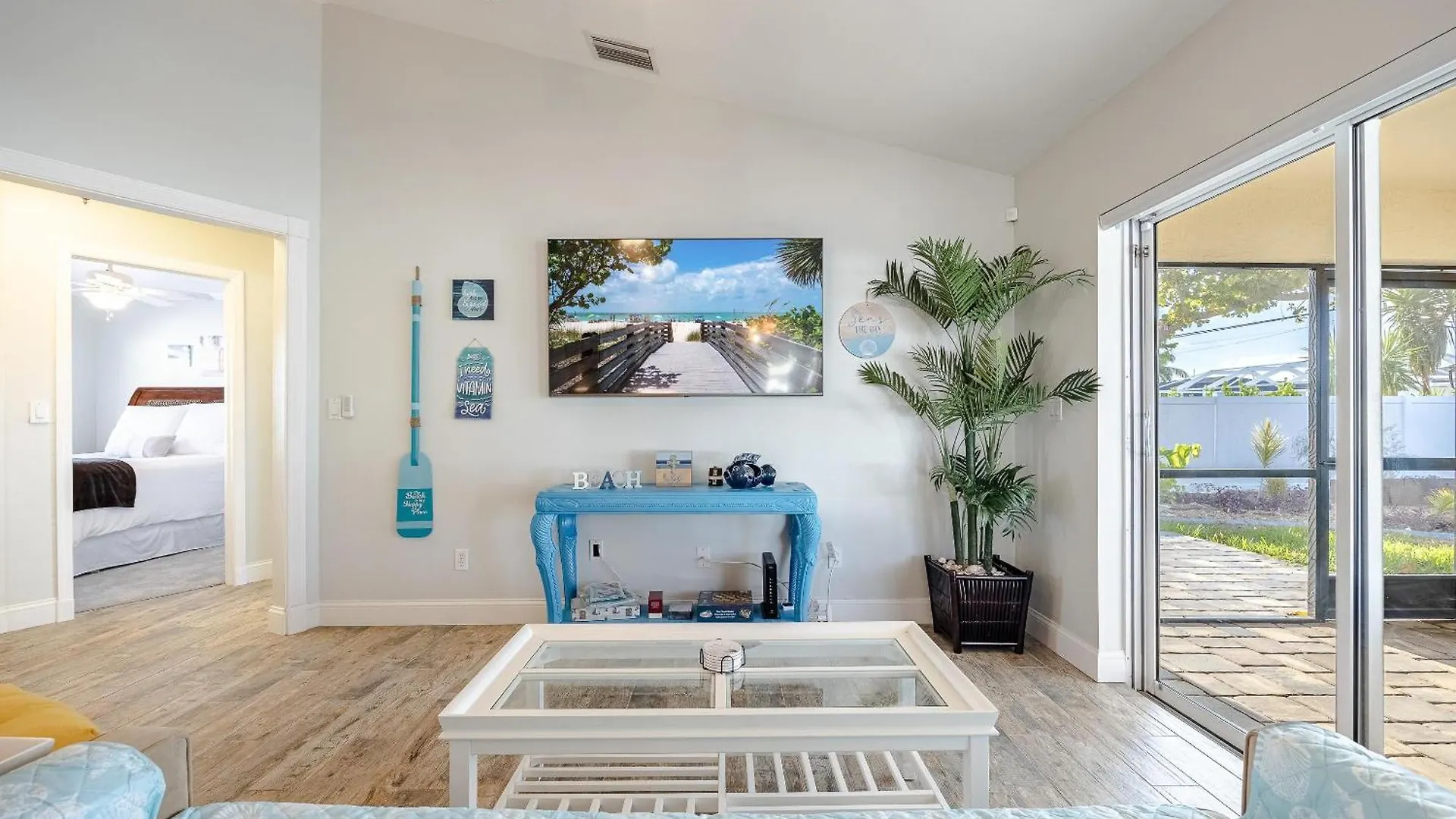 Holiday home Salt Water Heated Pool, Sleeps 6 - Soak Up The Sun - Roelens Vacations *