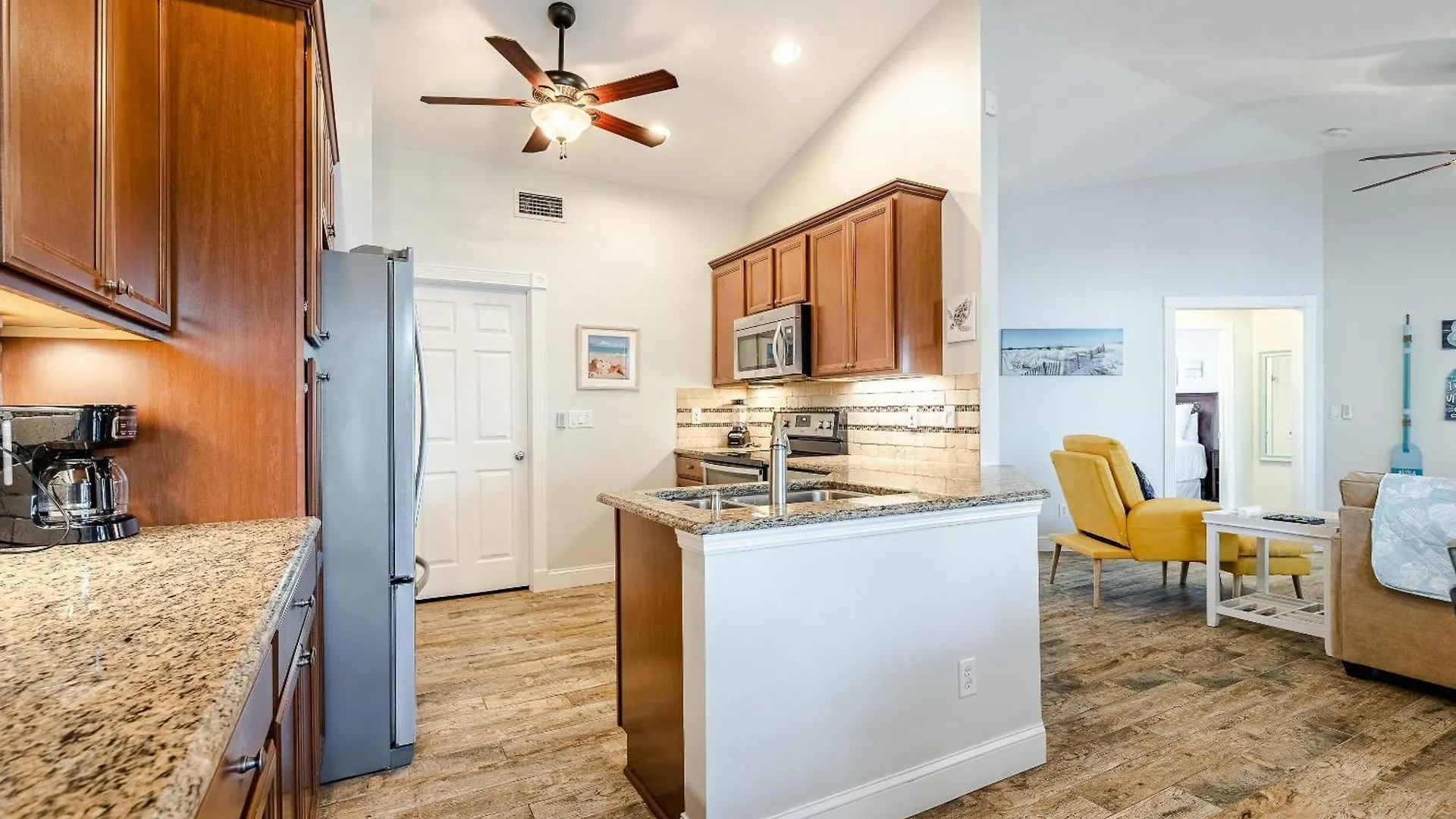Salt Water Heated Pool, Sleeps 6 - Soak Up The Sun - Roelens Vacations * Cape Coral