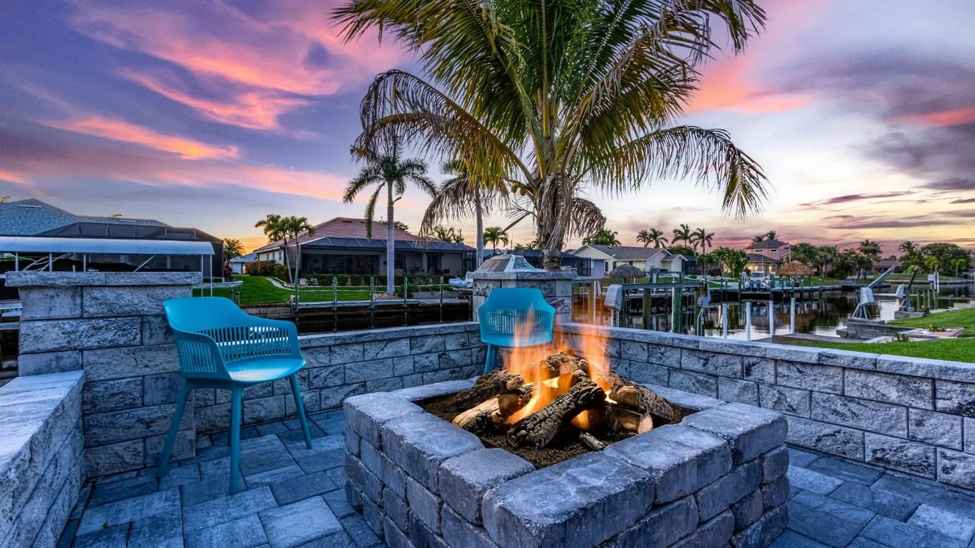 Guls Access, Bikes, Scooters, Video Games, Heated Pool, Hot Tub - Searenity - Roelens * Cape Coral