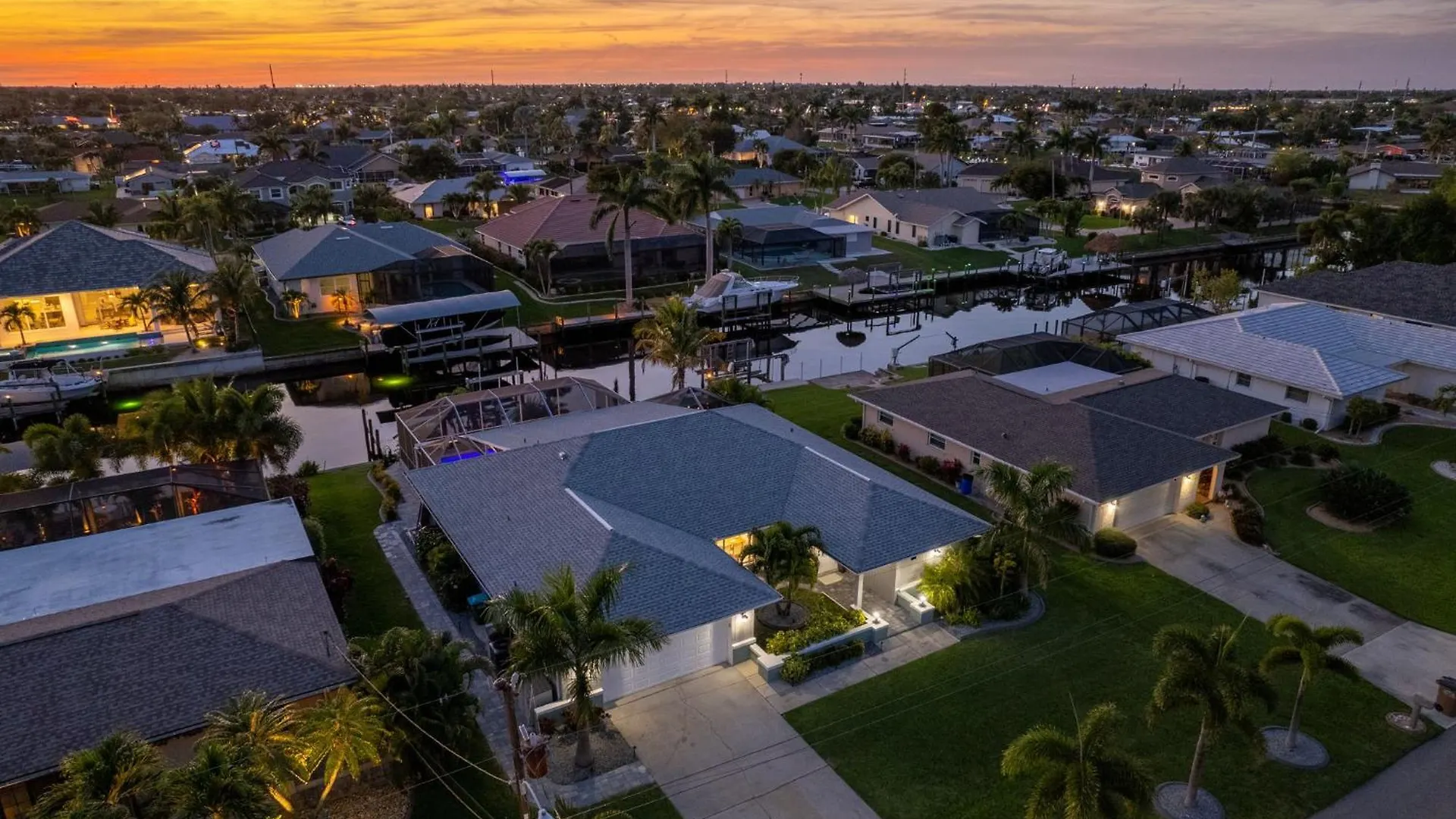 Guls Access, Bikes, Scooters, Video Games, Heated Pool, Hot Tub - Searenity - Roelens * Cape Coral