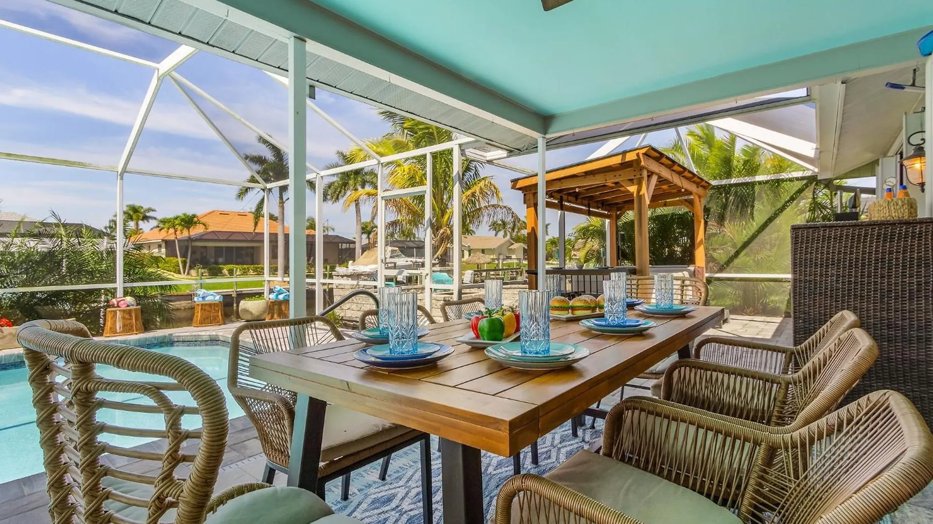 Guls Access, Bikes, Scooters, Video Games, Heated Pool, Hot Tub - Searenity - Roelens * Cape Coral