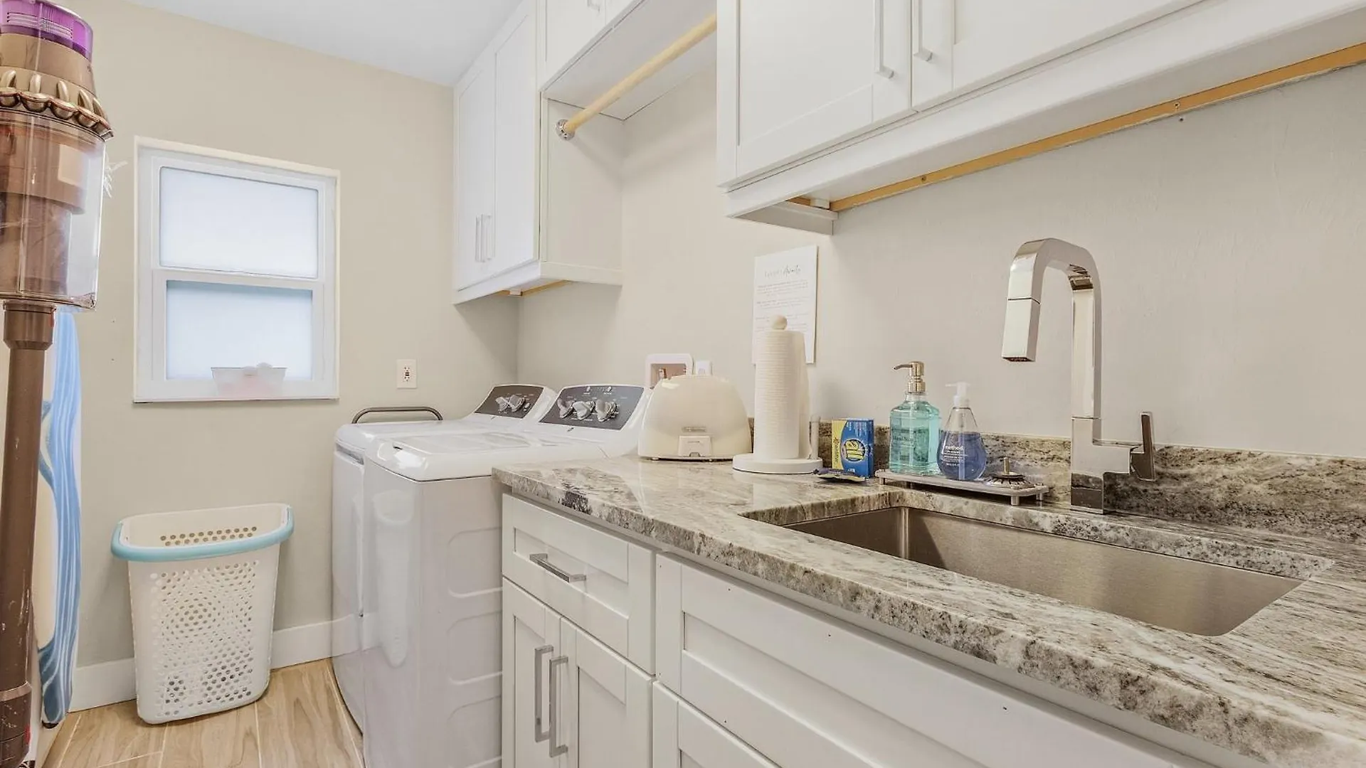 Guls Access, Bikes, Scooters, Video Games, Heated Pool, Hot Tub - Searenity - Roelens *