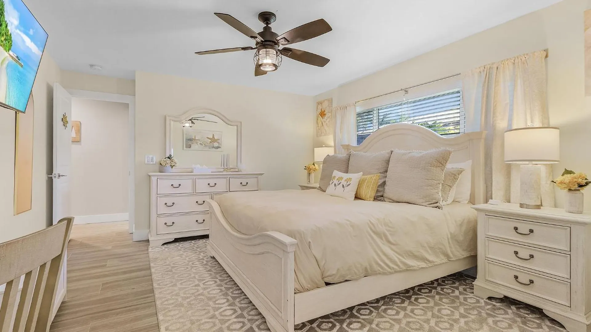 Guls Access, Bikes, Scooters, Video Games, Heated Pool, Hot Tub - Searenity - Roelens Holiday home Cape Coral
