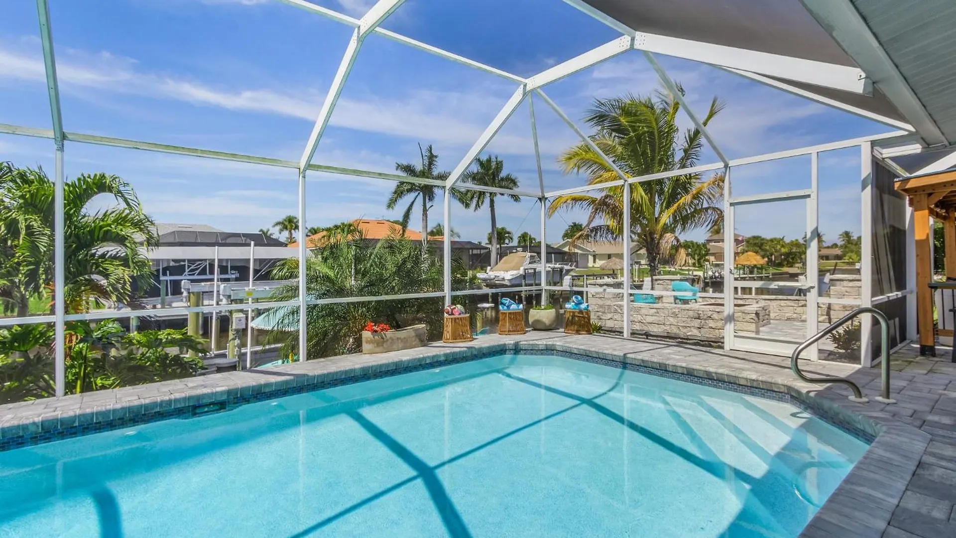 Guls Access, Bikes, Scooters, Video Games, Heated Pool, Hot Tub - Searenity - Roelens * Cape Coral