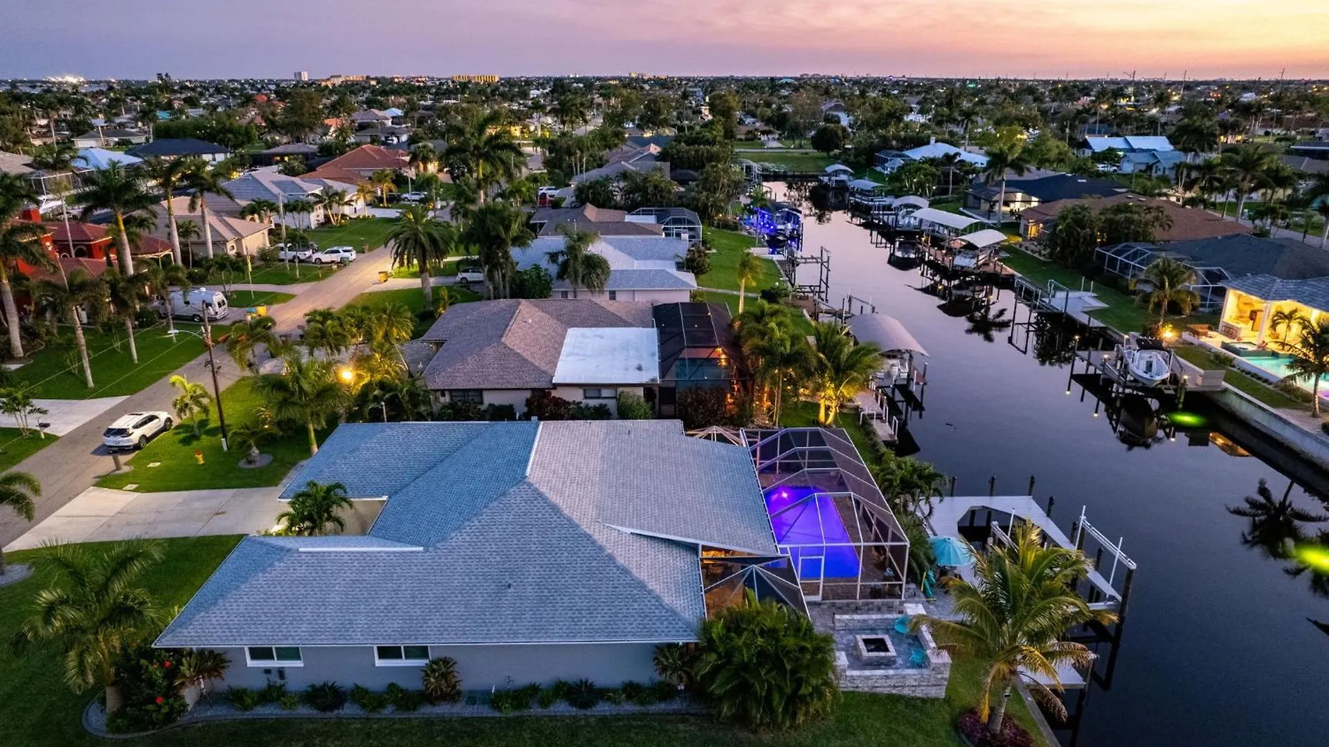 Guls Access, Bikes, Scooters, Video Games, Heated Pool, Hot Tub - Searenity - Roelens Cape Coral