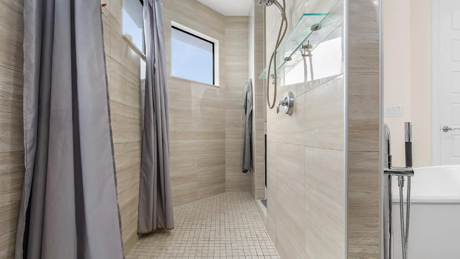 Holiday home Great Location, Close To Golf, Heated Pool - Greenside Getaway - Roelens
