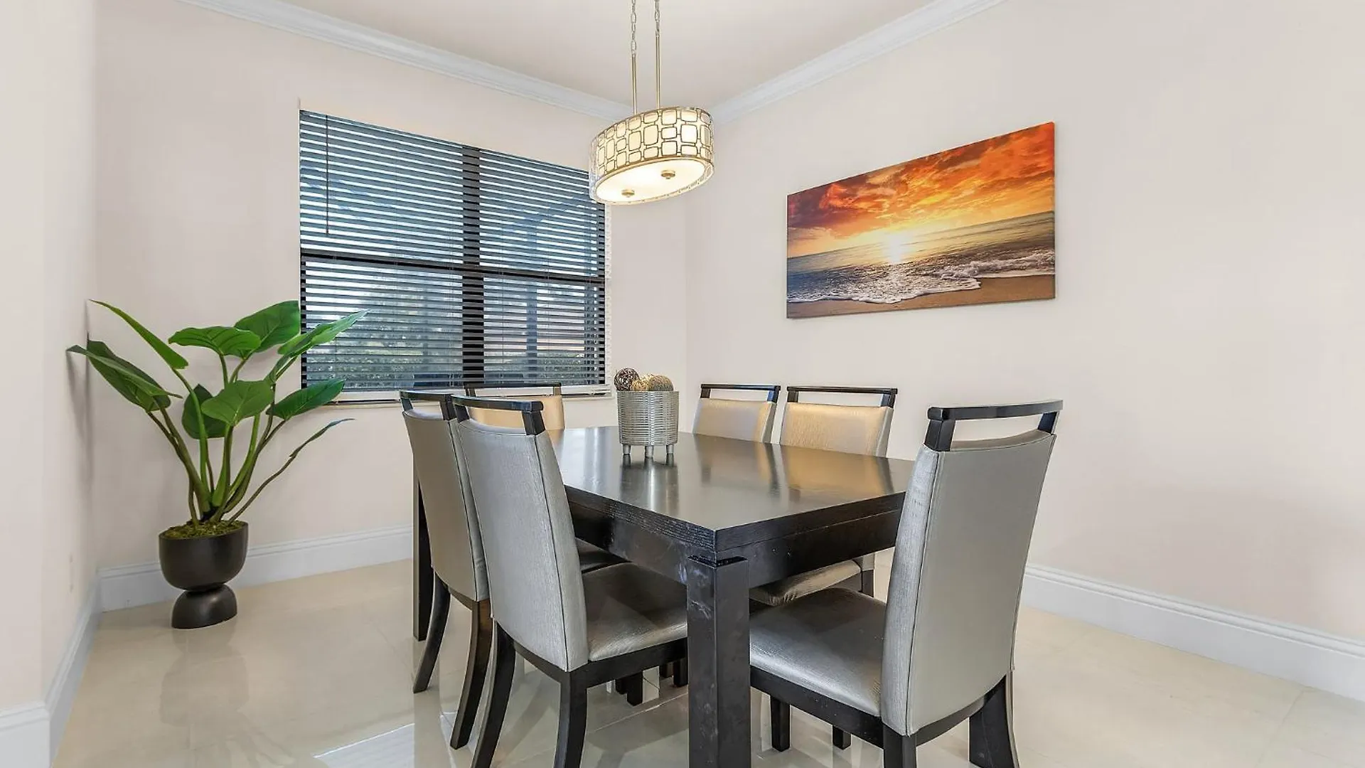 Great Location, Close To Golf, Heated Pool - Greenside Getaway - Roelens