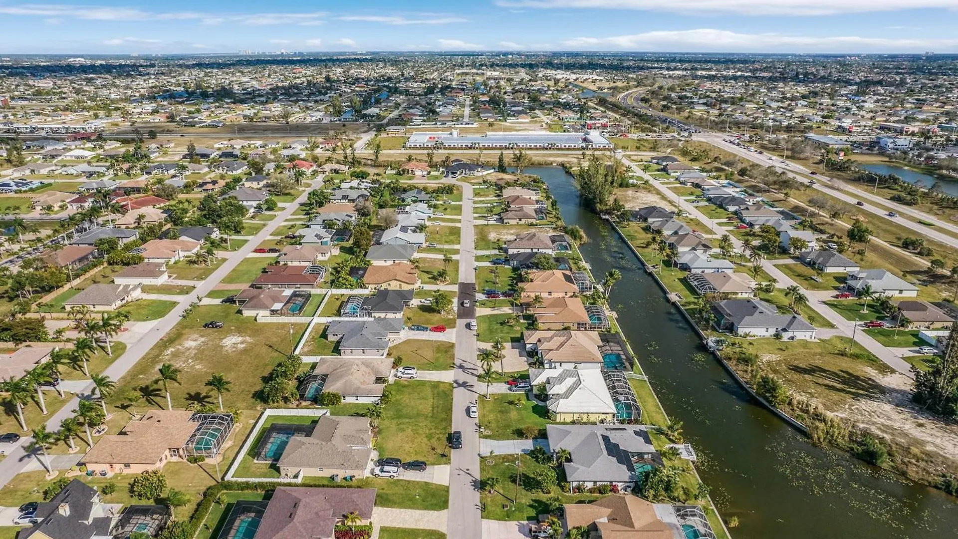 Great Location, Close To Golf, Heated Pool - Greenside Getaway - Roelens * Cape Coral