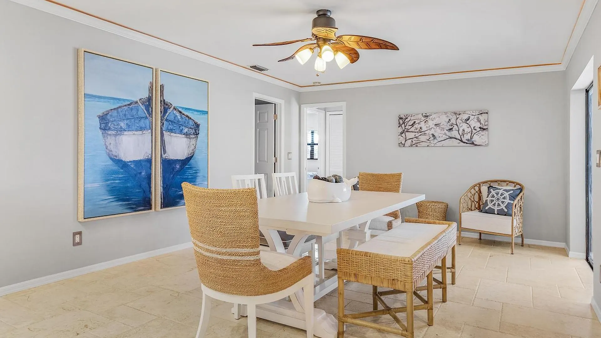 Direct Gulf Access, Intersecting Canal, Pool Minutes From The River! - Southern Charm * Cape Coral