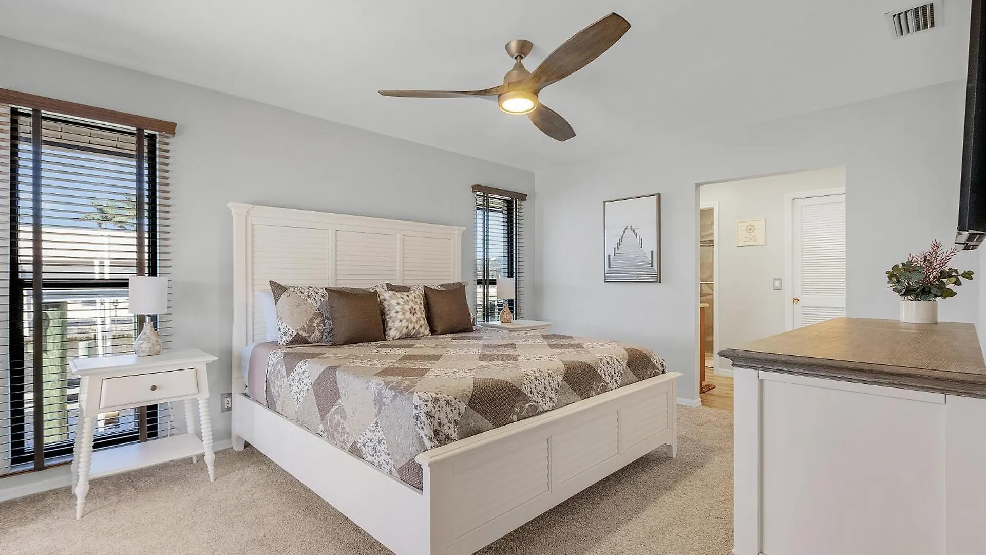Direct Gulf Access, Intersecting Canal, Pool Minutes From The River! - Southern Charm Holiday home Cape Coral