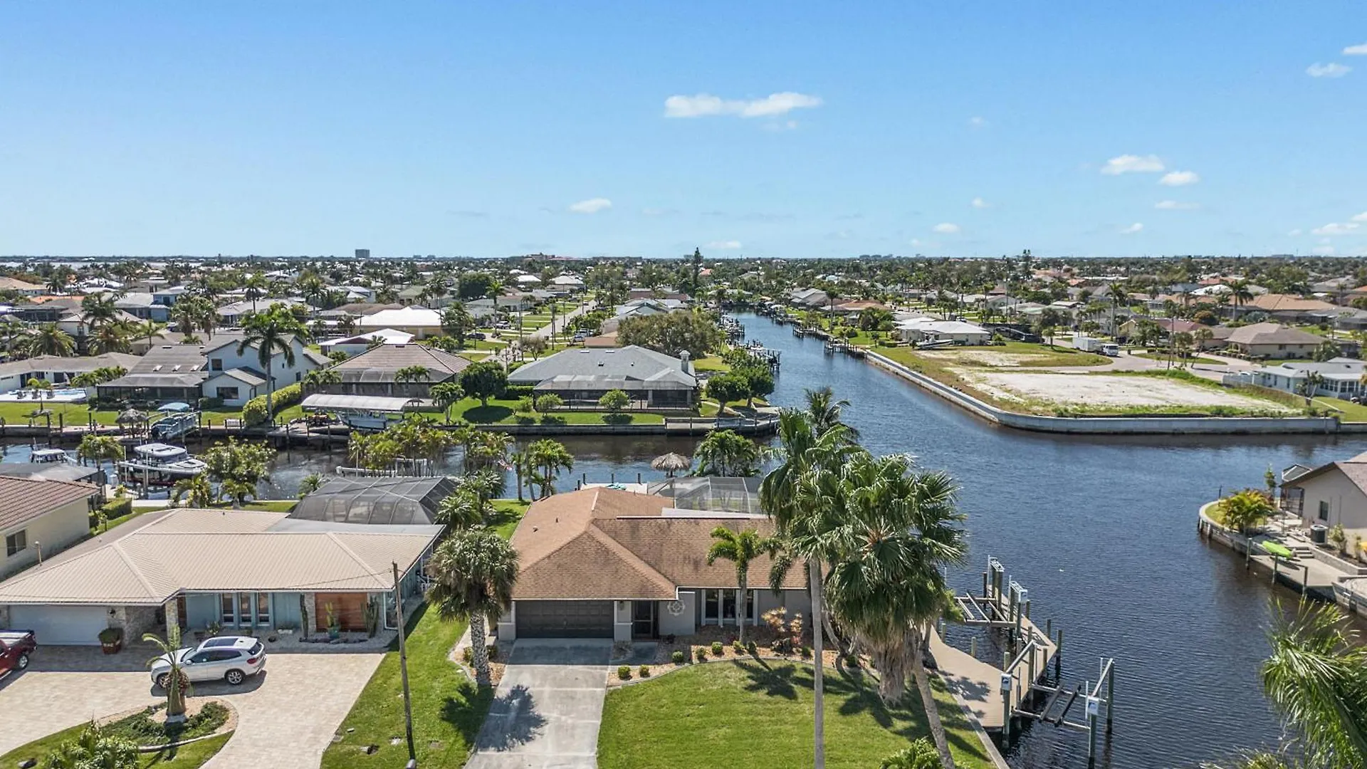 Direct Gulf Access, Intersecting Canal, Pool Minutes From The River! - Southern Charm Holiday home *