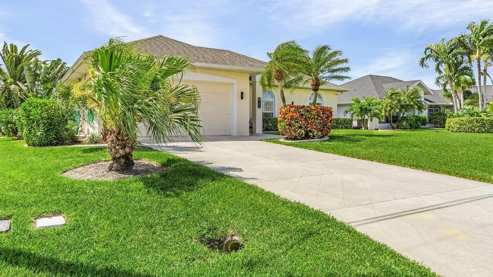 Freshwater Canal, Bicycles, Heated Pool - Casamigos - Roelens Vacations Cape Coral