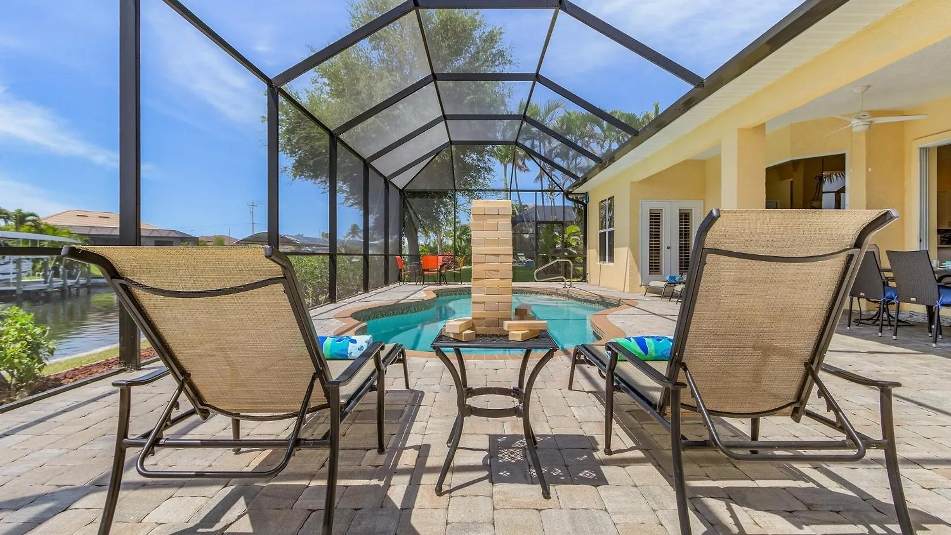 Gulf Access, Kayaks, Heated Pool - Happy Hour - Roelens Vacations Holiday home