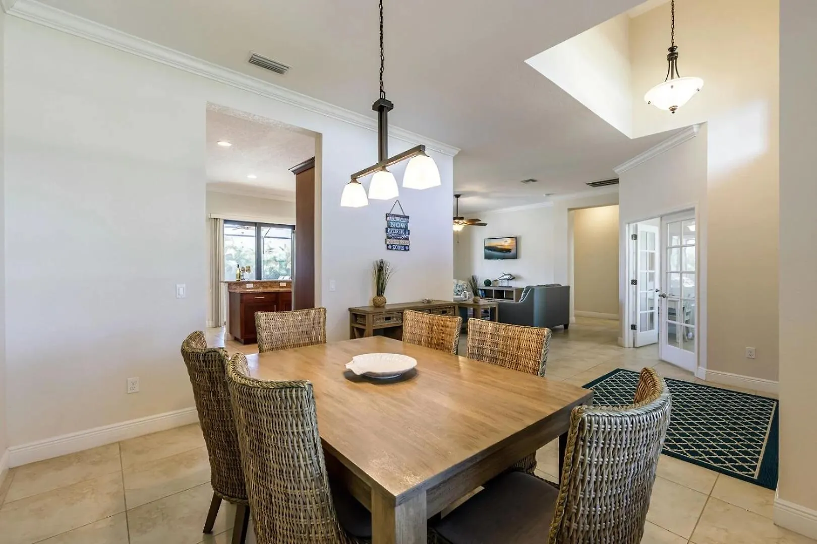Great Location, Minutes To The Beach, Two Heated Pools , Sleeps 17! - Pelican Junction - Roelens
