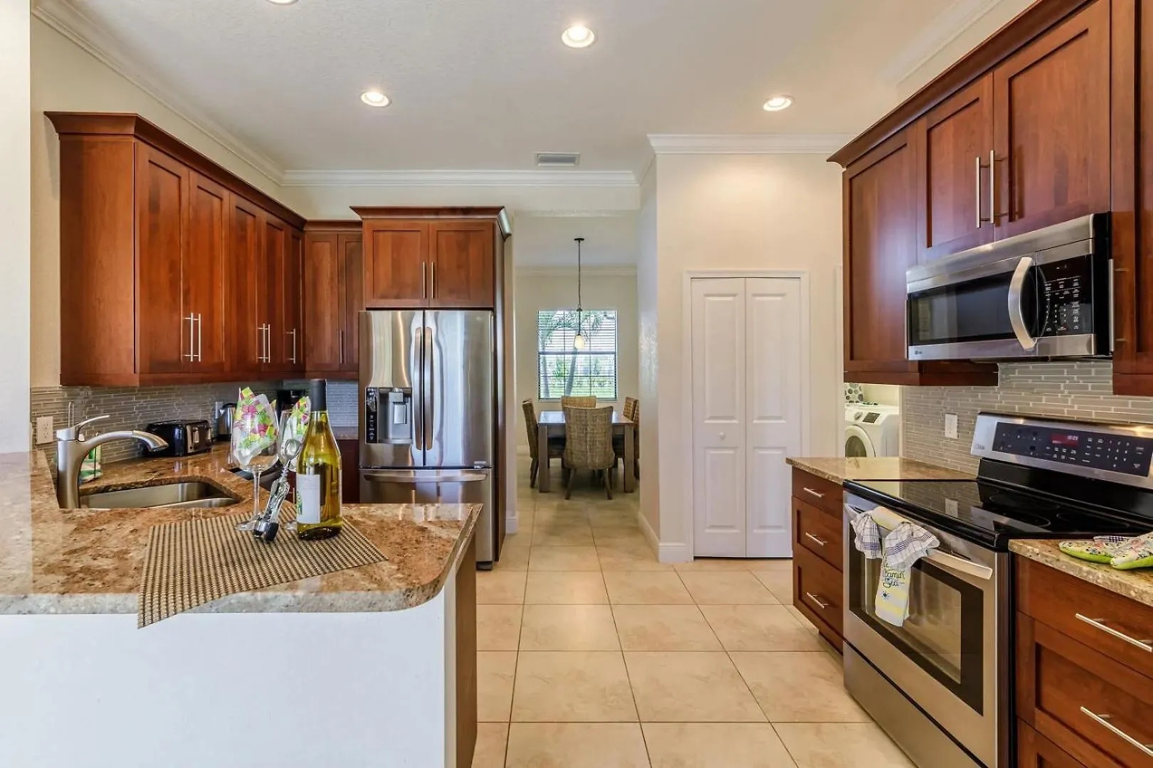 Great Location, Minutes To The Beach, Two Heated Pools , Sleeps 17! - Pelican Junction - Roelens *
