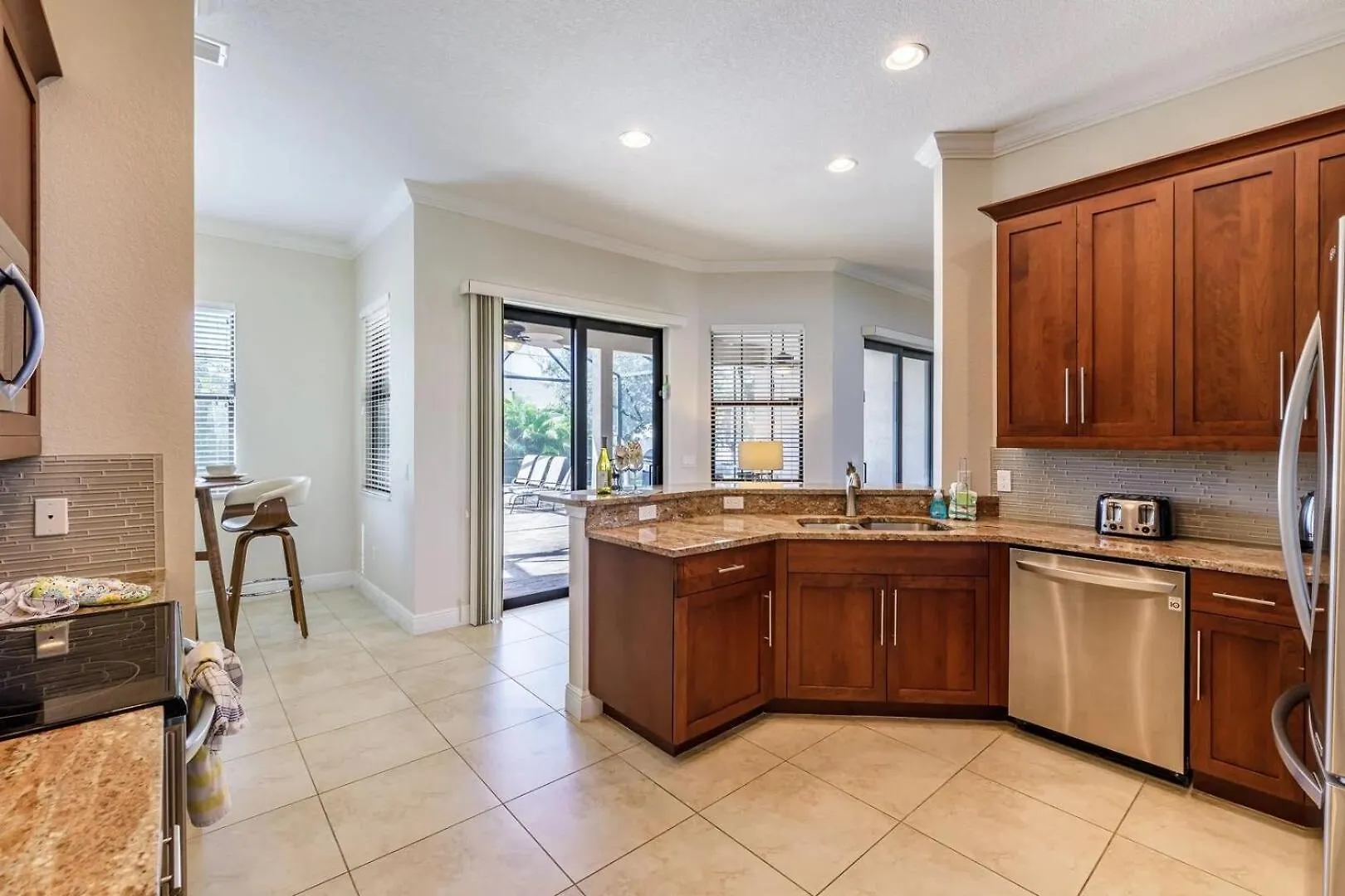Great Location, Minutes To The Beach, Two Heated Pools , Sleeps 17! - Pelican Junction - Roelens * Cape Coral