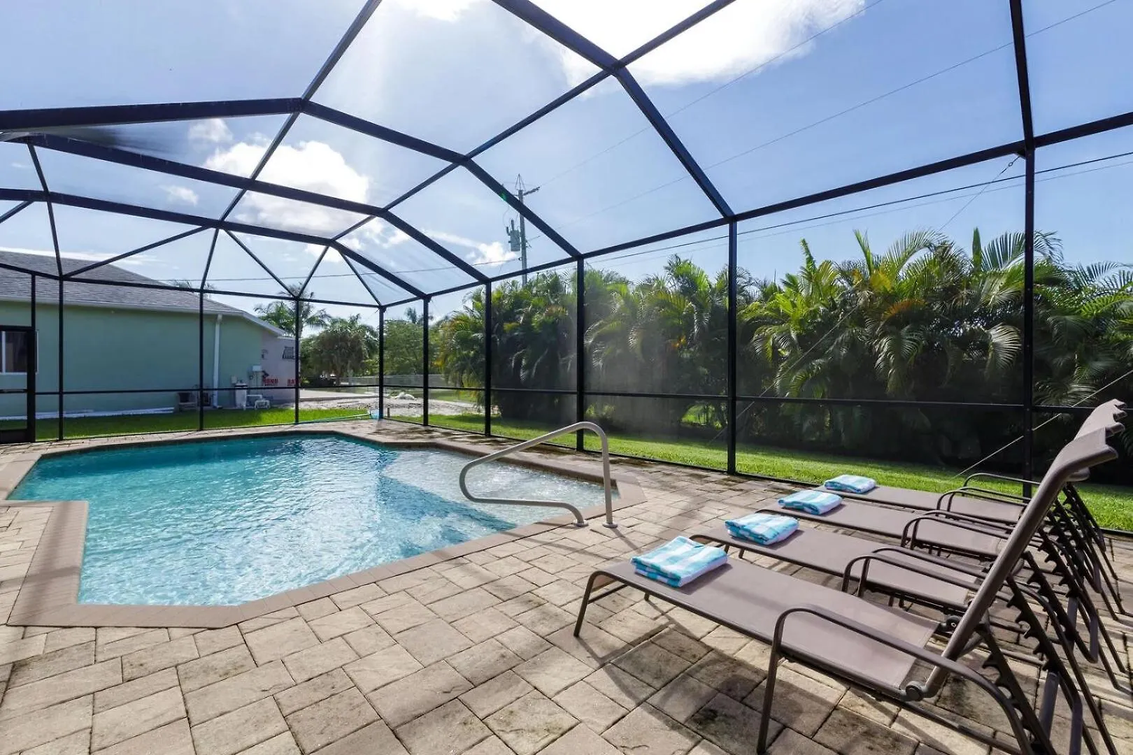 Great Location, Minutes To The Beach, Two Heated Pools , Sleeps 17! - Pelican Junction - Roelens * Cape Coral