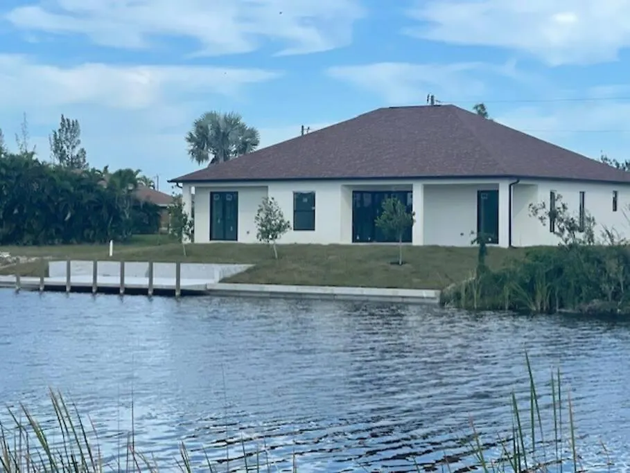 New 4 Bed House On A Canal Facing South & Door Ramp, Near Golf Course And Softball *
