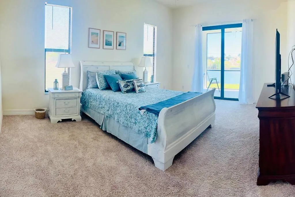 Holiday home New 4 Bed House On A Canal Facing South & Door Ramp, Near Golf Course And Softball