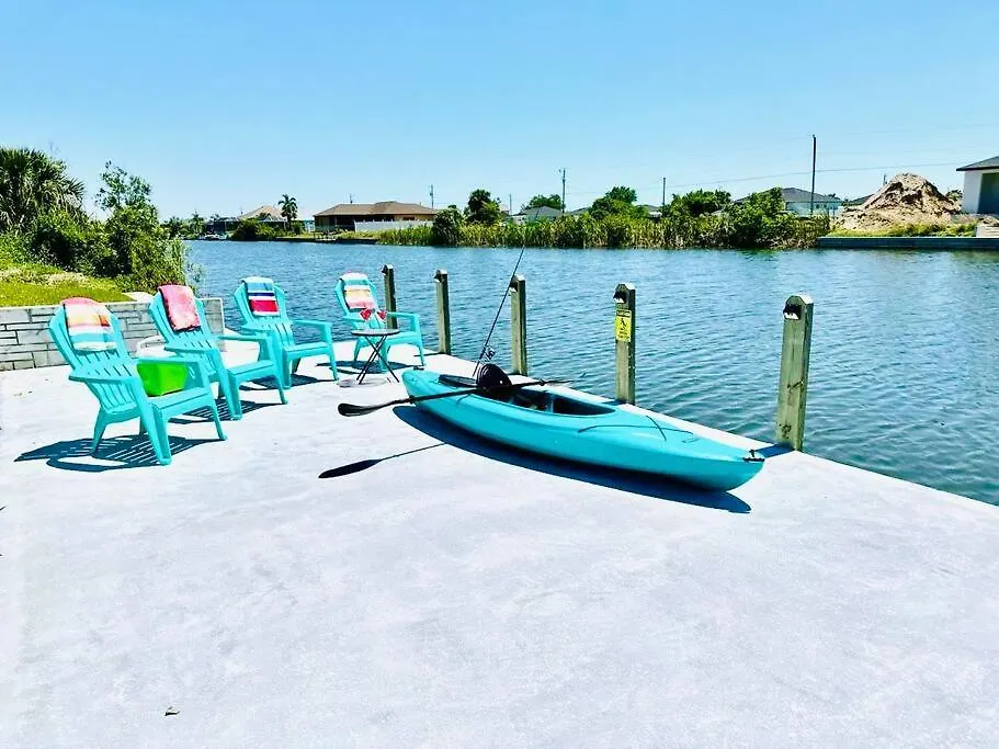 Holiday home New 4 Bed House On A Canal Facing South & Door Ramp, Near Golf Course And Softball *