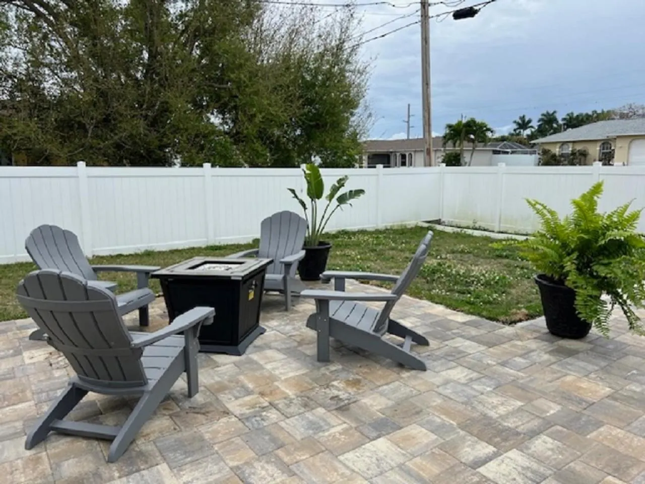 Villa Nine Shades Of Grey Cape Coral