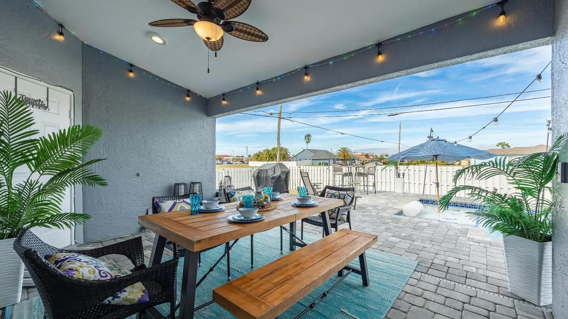 Super Location! - Private Saltwater Pool -villa Cape Away - Roelens Vacations Cape Coral