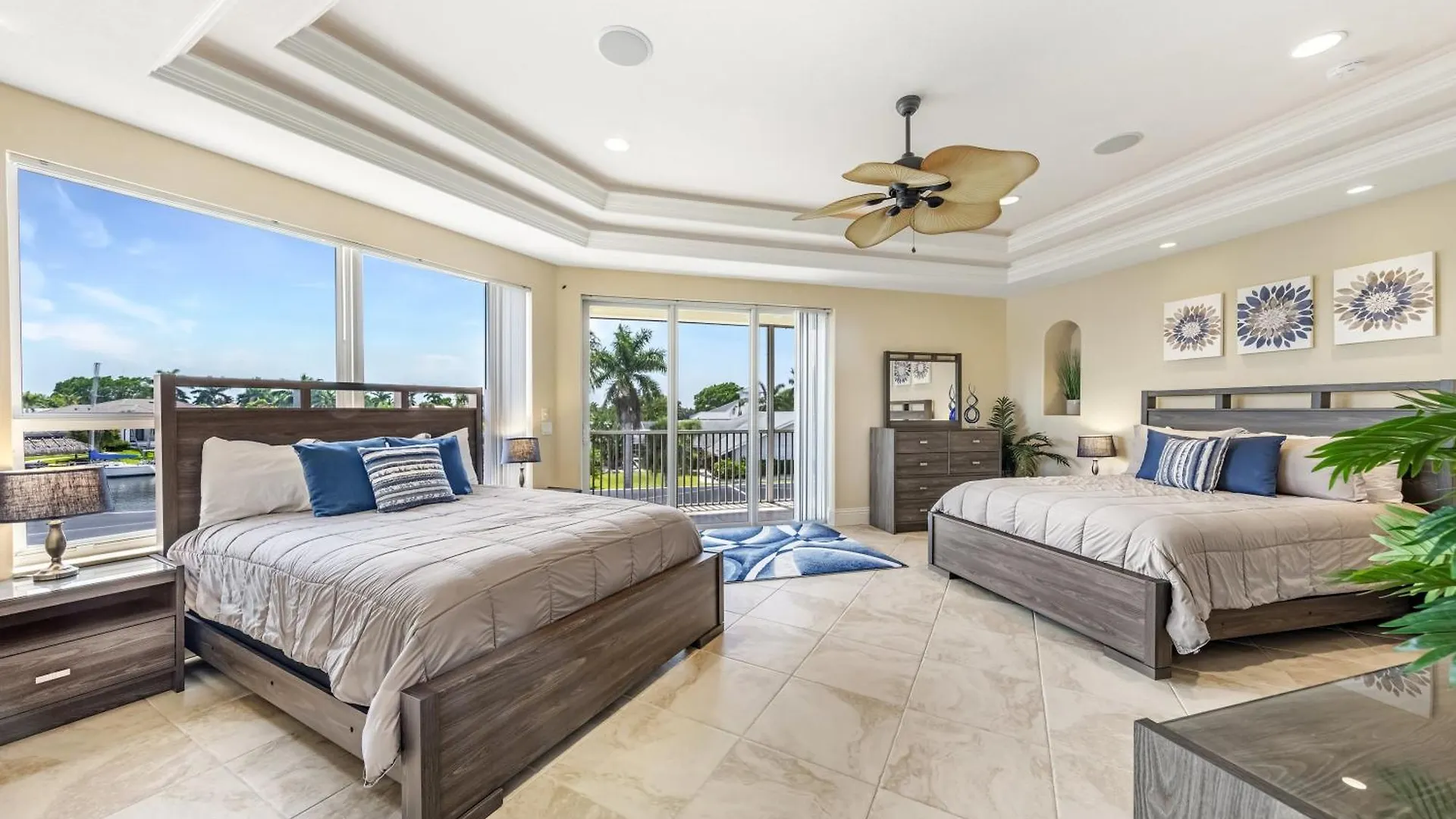 Holiday home Luxury Waterfront Pool, & Dock- Direct Gulf Access, Kayaks Walk To Beach! Cape Coral