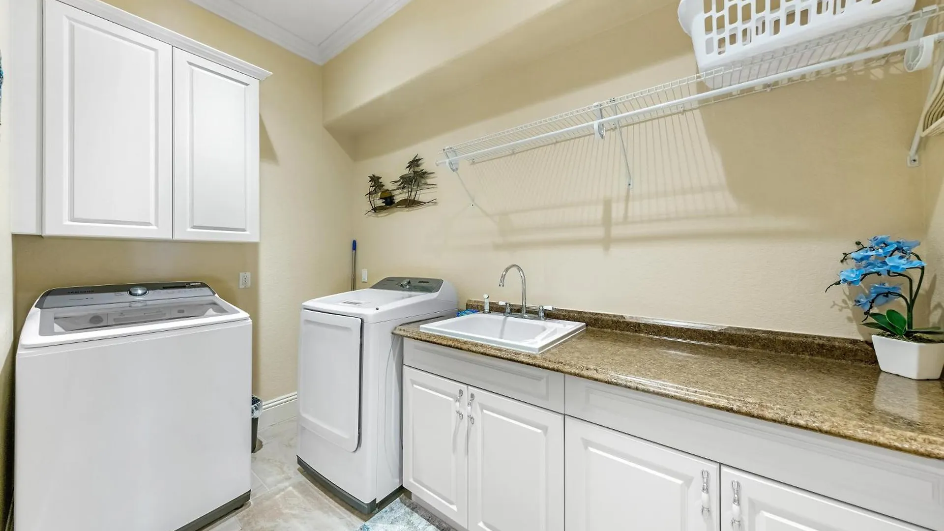 Luxury Waterfront Pool, & Dock- Direct Gulf Access, Kayaks Walk To Beach!
