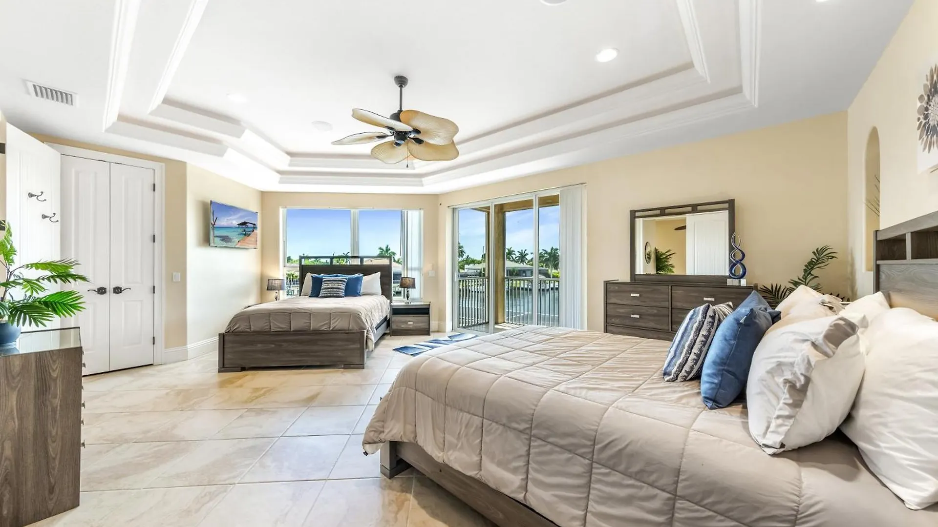 Holiday home Luxury Waterfront Pool, & Dock- Direct Gulf Access, Kayaks Walk To Beach!