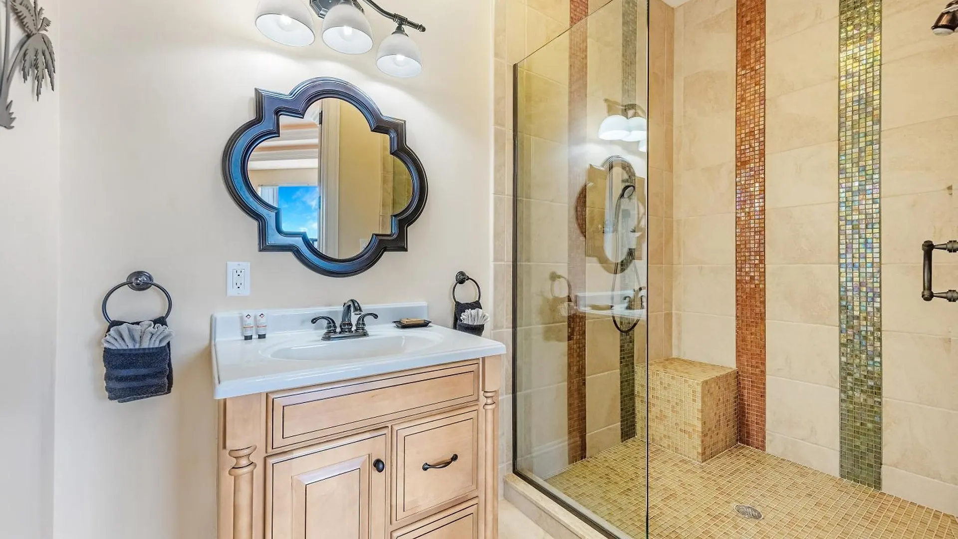 Holiday home Luxury Waterfront Pool, & Dock- Direct Gulf Access, Kayaks Walk To Beach! Cape Coral