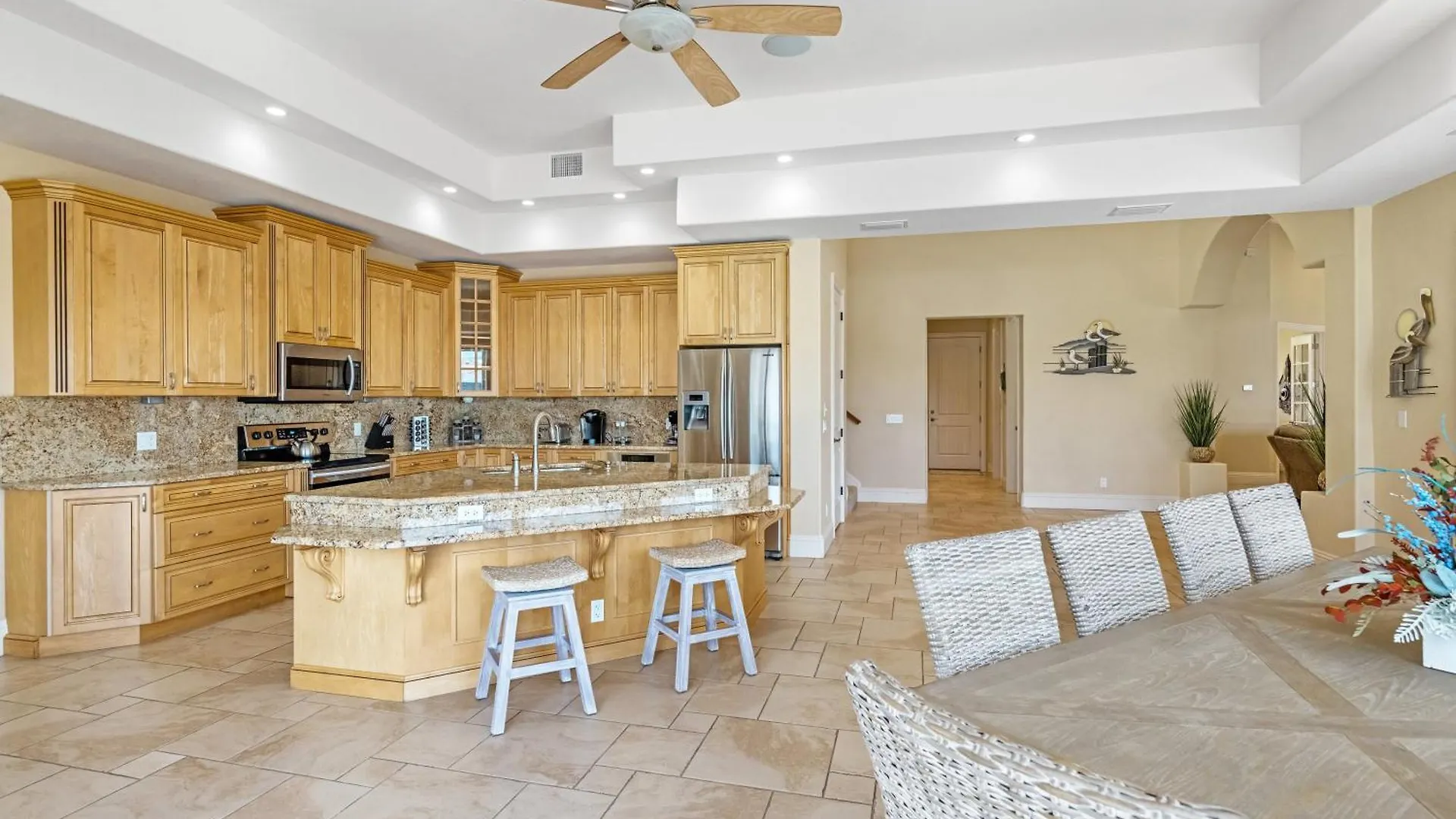 Luxury Waterfront Pool, & Dock- Direct Gulf Access, Kayaks Walk To Beach!