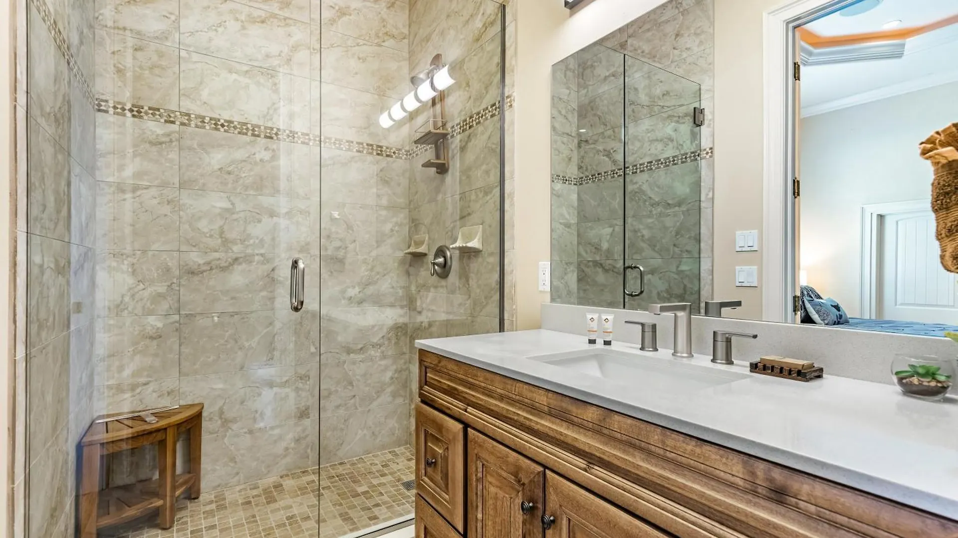 Luxury Waterfront Pool, & Dock- Direct Gulf Access, Kayaks Walk To Beach!