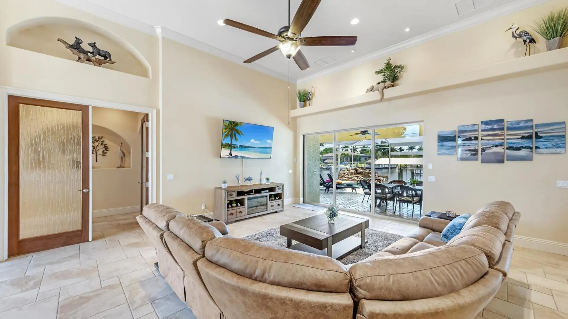 Holiday home Luxury Waterfront Pool, & Dock- Direct Gulf Access, Kayaks Walk To Beach! Cape Coral