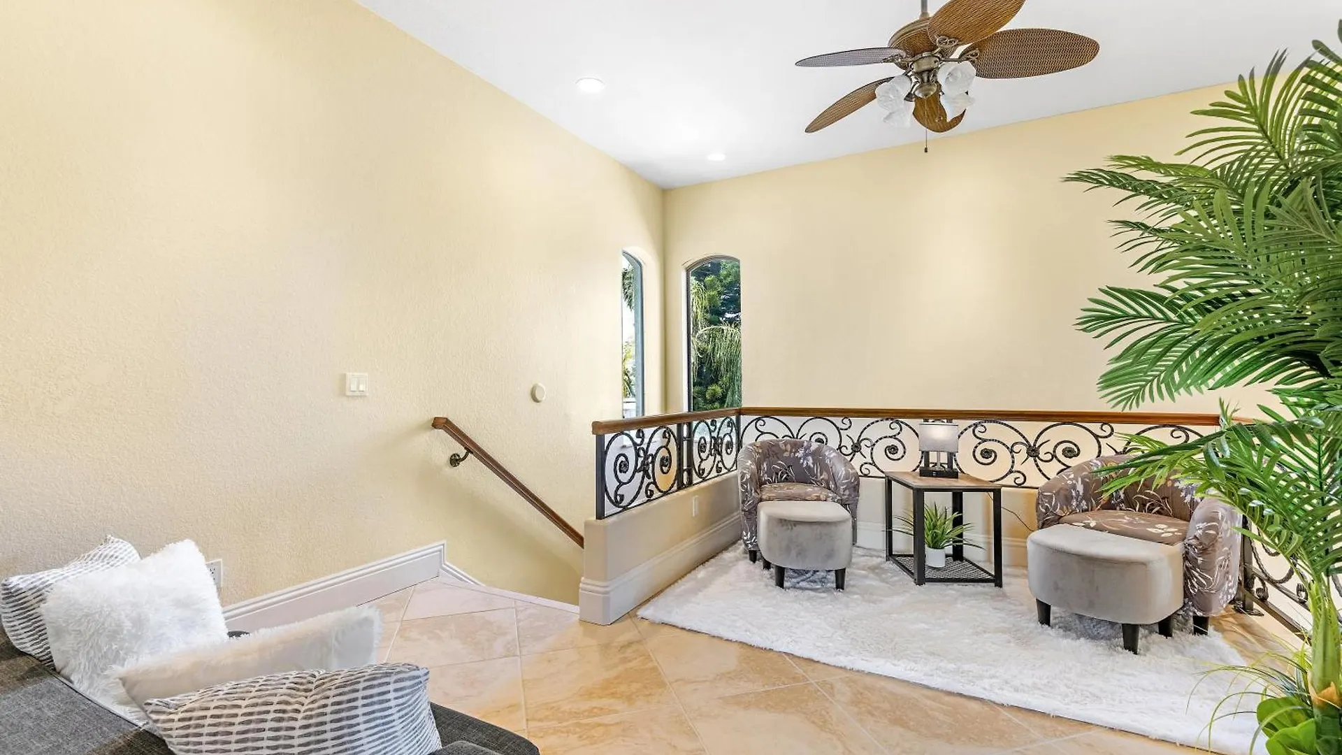 Holiday home Luxury Waterfront Pool, & Dock- Direct Gulf Access, Kayaks Walk To Beach! Cape Coral