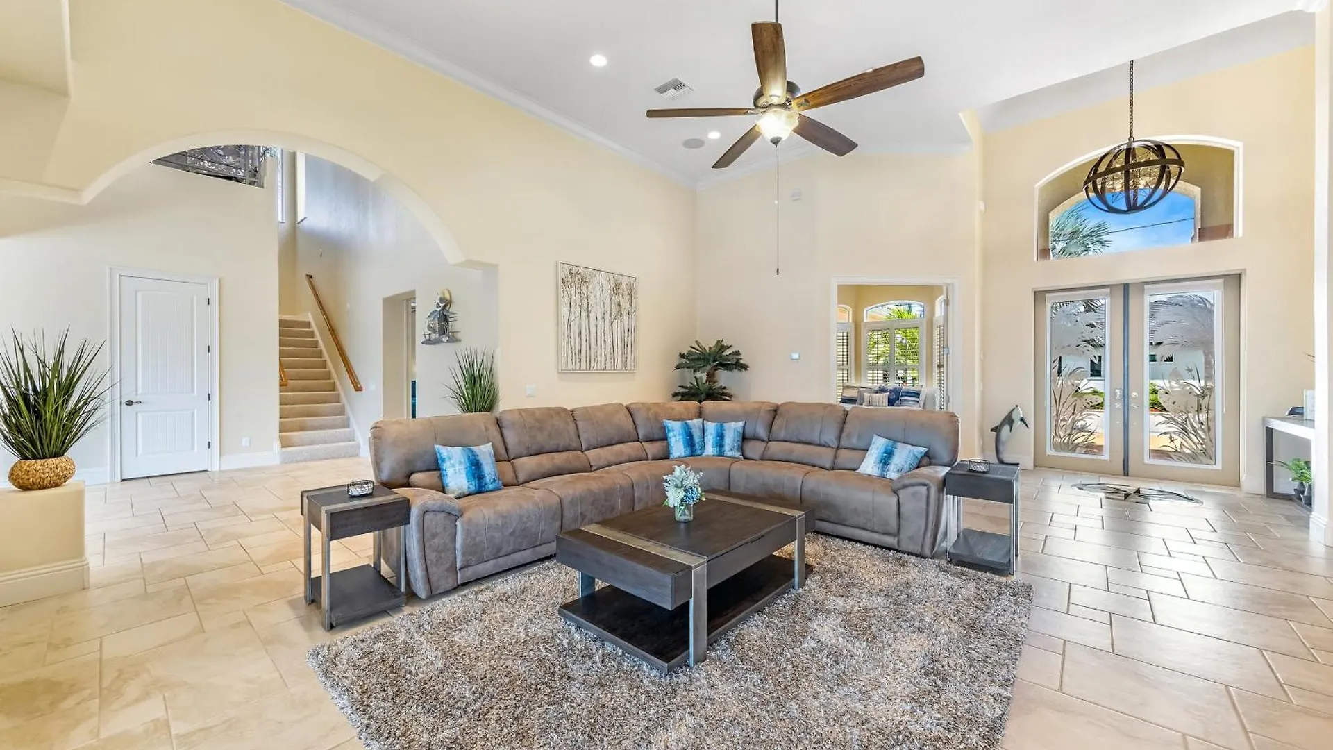 Luxury Waterfront Pool, & Dock- Direct Gulf Access, Kayaks Walk To Beach! Cape Coral