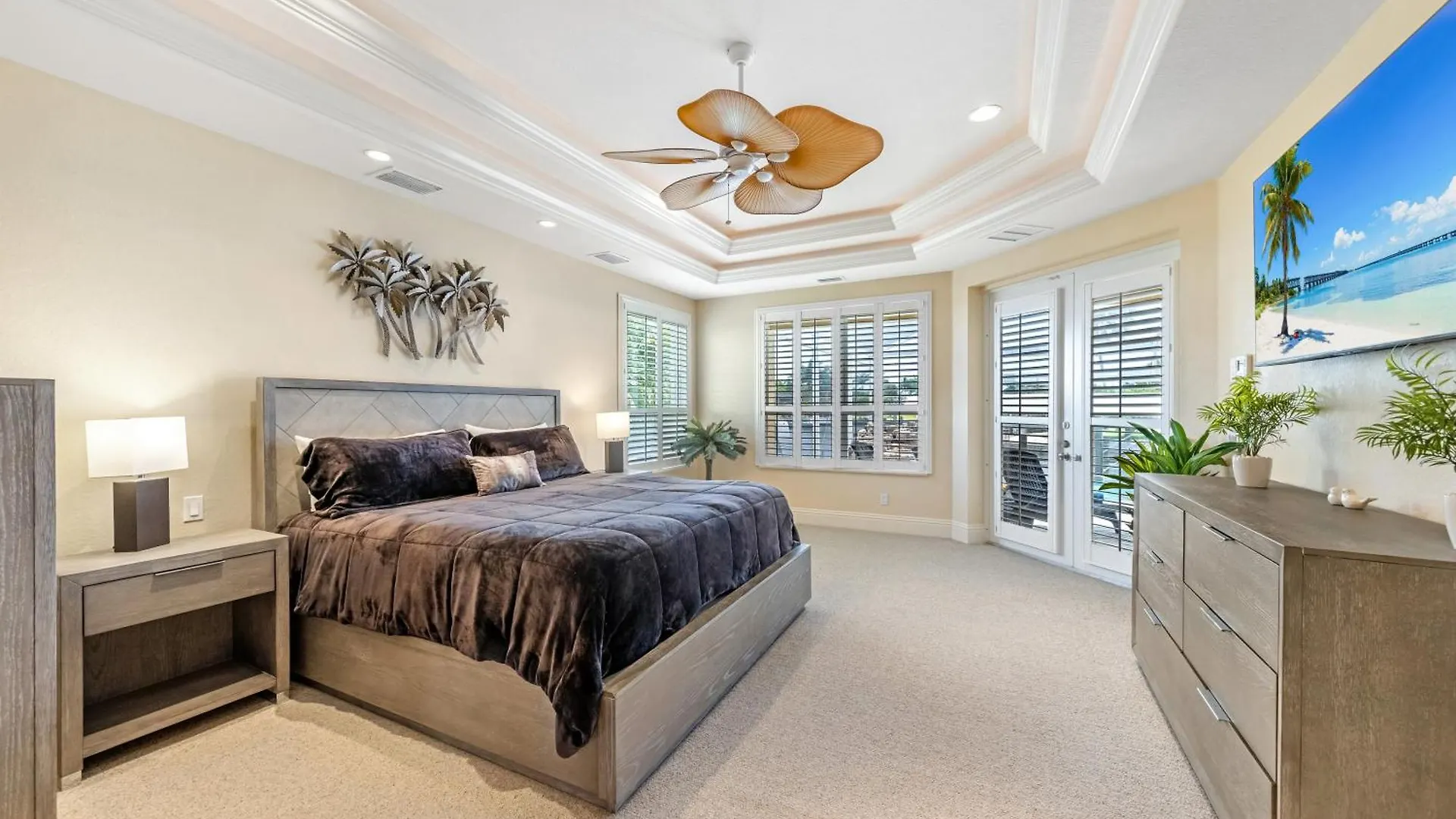 Luxury Waterfront Pool, & Dock- Direct Gulf Access, Kayaks Walk To Beach! Cape Coral