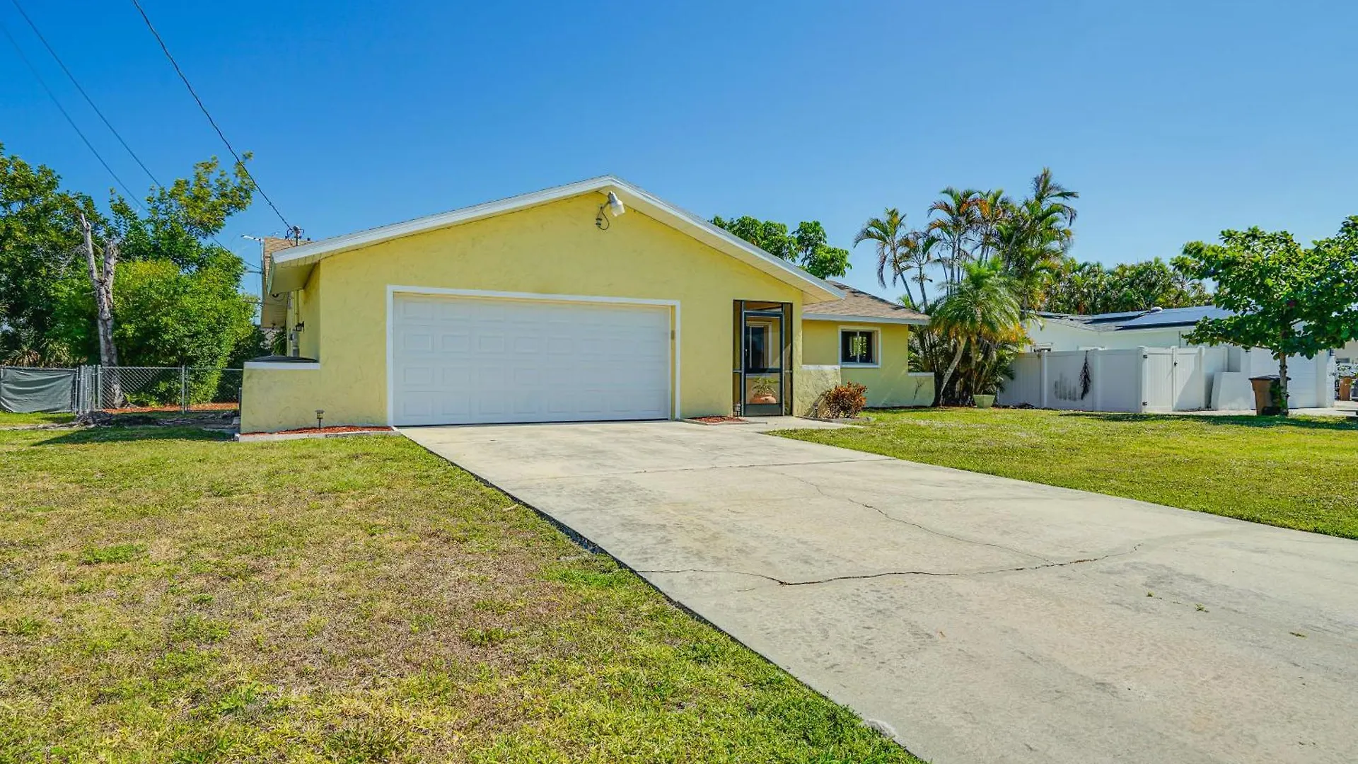 Pet-friendly Paradise With Yard!