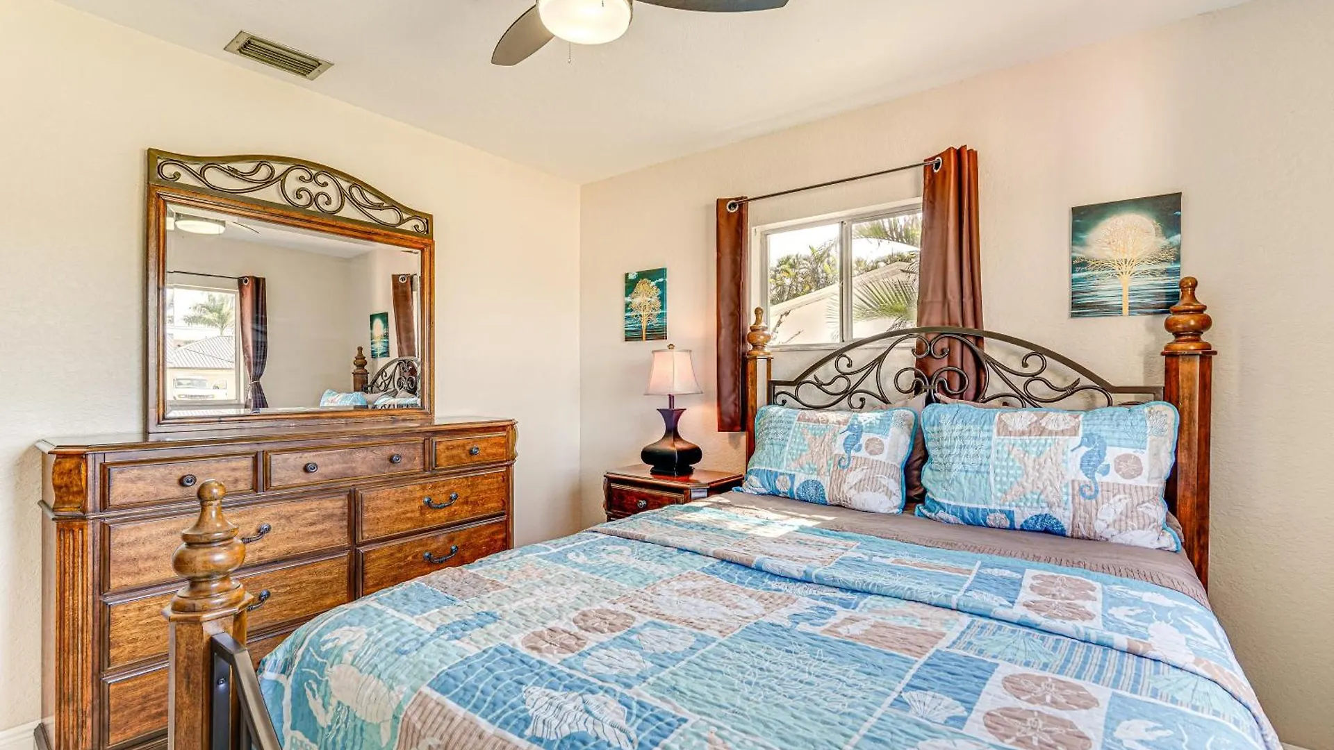Pet-friendly Paradise With Yard! *