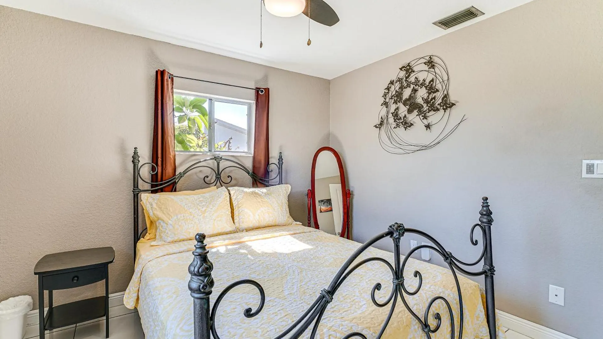 Pet-friendly Paradise With Yard! *