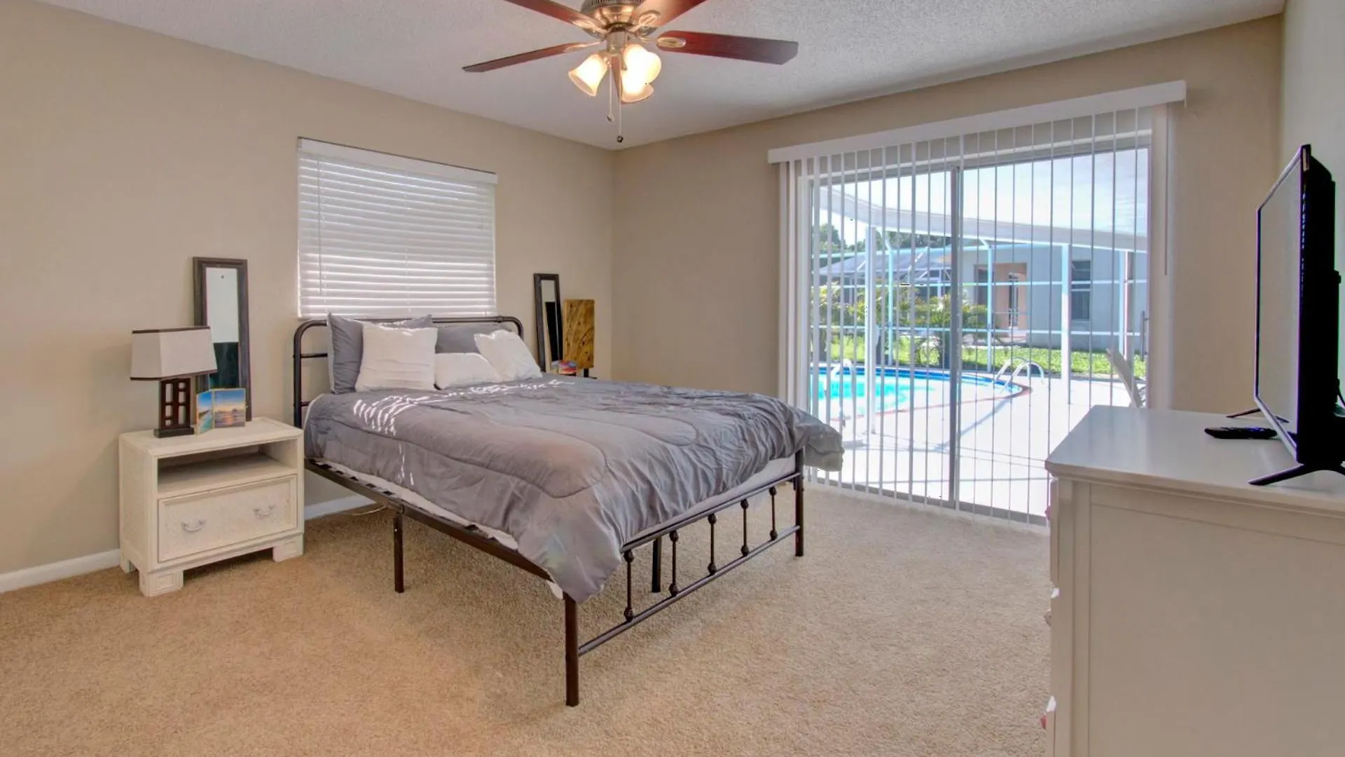 Charming Waterfront Getaway With Pool! Holiday home Cape Coral