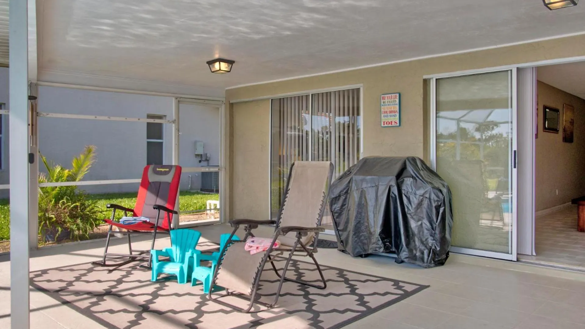 Holiday home Charming Waterfront Getaway With Pool! Cape Coral