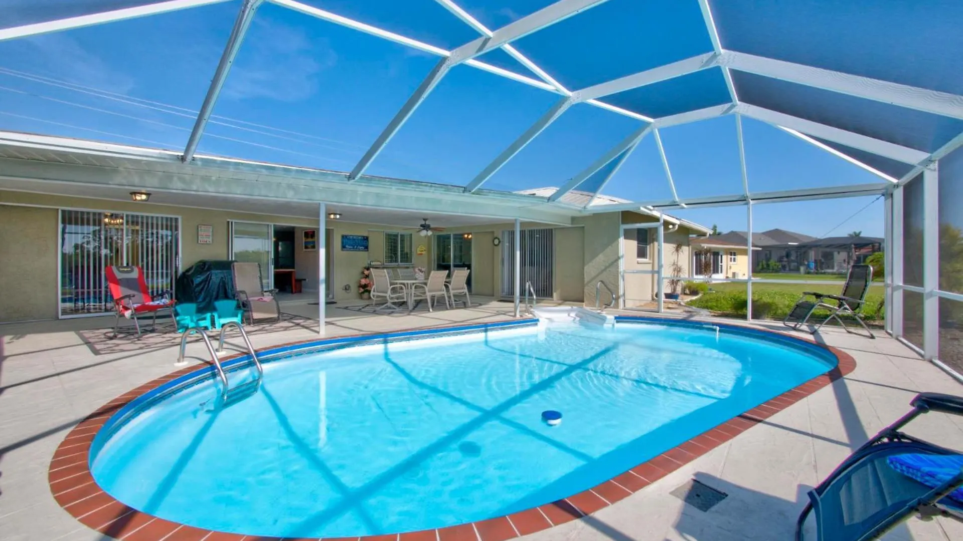 Holiday home Charming Waterfront Getaway With Pool! Cape Coral