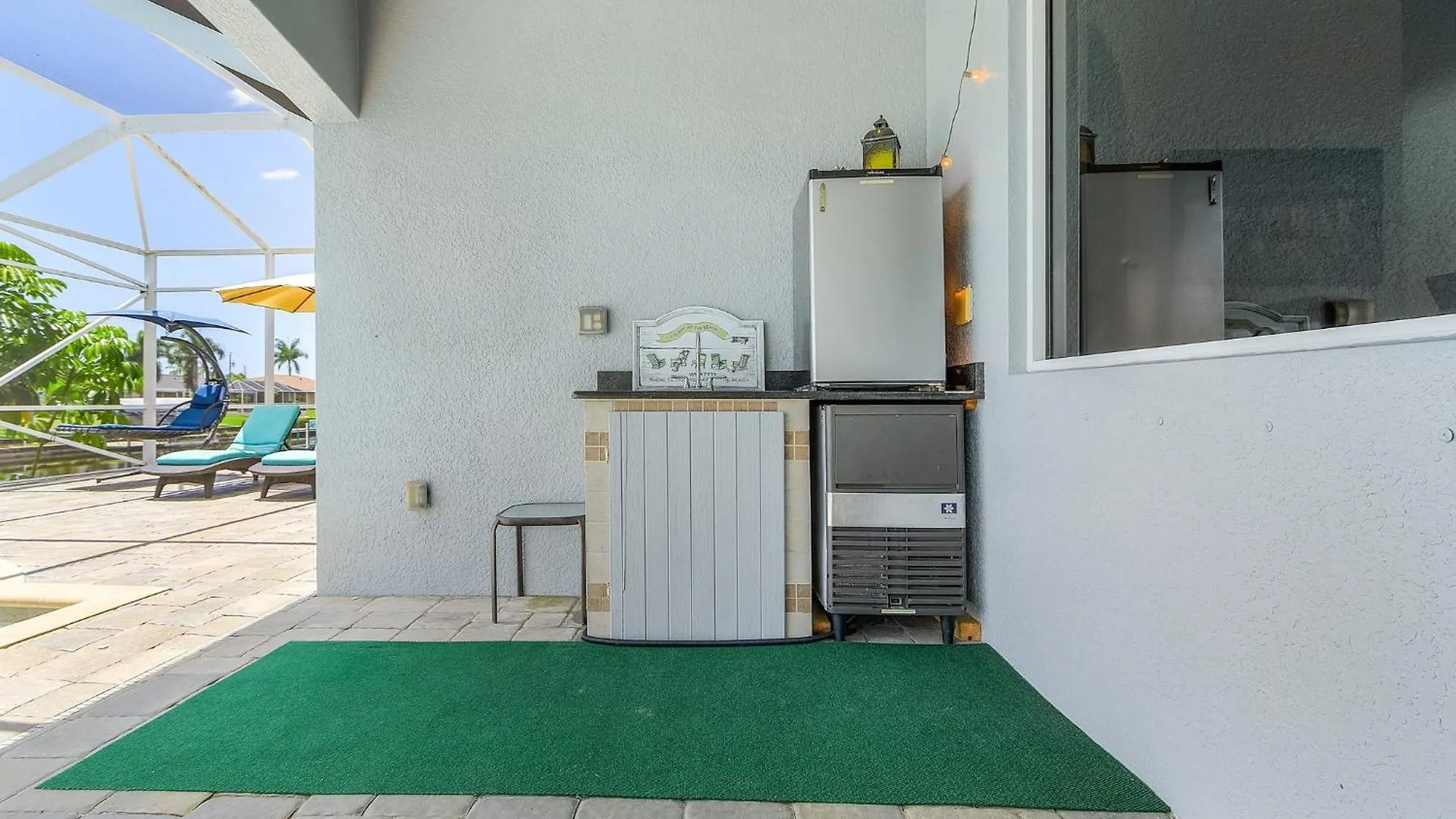 Pool And Spa, Tiki, Canal View, Sleeps10! - At Sunshine Funtime *