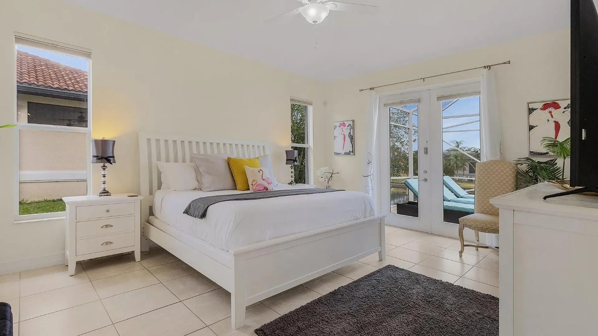 Pool And Spa, Tiki, Canal View, Sleeps10! - At Sunshine Funtime Cape Coral