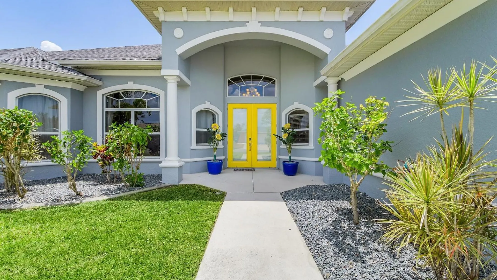 Pool And Spa, Tiki, Canal View, Sleeps10! - At Sunshine Funtime